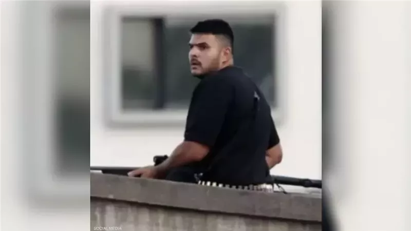 صورة لأحد المنفذين