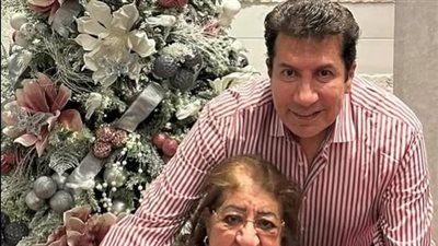 هاني رمزي  ووالدته 