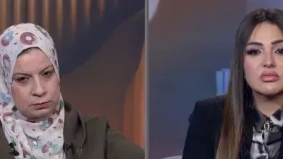 خلاف بين الأم وابنها على الهواء بعد ظهورها في الحرم  