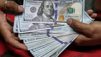 سعر الدولار امام الجنيه المصري يتراجع في السوق الموازية والبنوك بنهاية تعاملات الأربعاء
