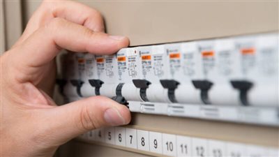 نقل عداد الكهرباء من عقار إلى آخر غير مسموح به قانونًا 