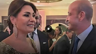 ظهور دينا طلعت الأول مع عمرو أديب يثير الجدل بفستان فاخر  