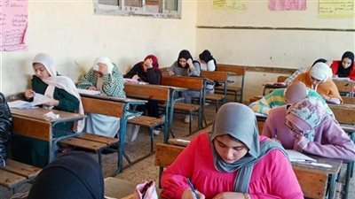 اختلاف نماذج امتحانات طلاب النقل وشكاوى الطلاب  