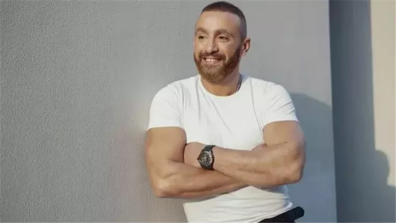 غياب أحمد السقا عن