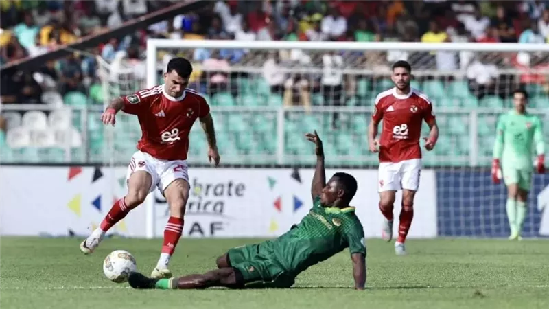 تعادل الأهلي خارج