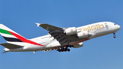  طيران الإمارات يعلن استمرار الرحلات الجوية إلى الجزائر 