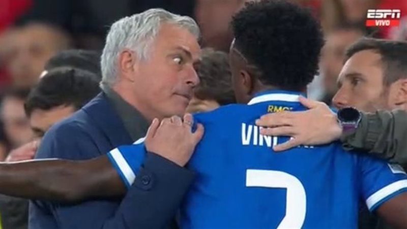  بسبب العنصرية ضد