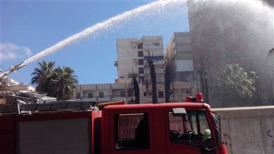 الأنبا أنجيلوس يكشف سبب حريق كابينة الكهرباء أمام كنيسة العذراء بشبرا ويؤكد: الحريق محدود