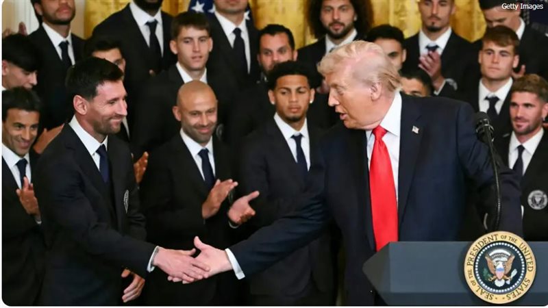  ترامب يشيد بالنادي