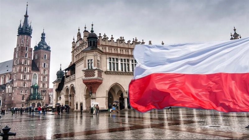 قرار بولندا سحب قواتها