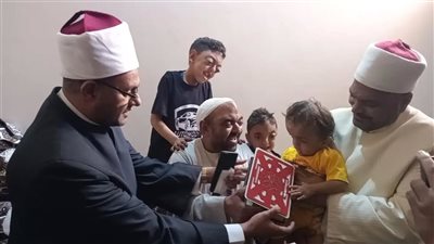  وزير الأوقاف يجبر بخاطر الشيخ محمد حسن  بعد التنمر 