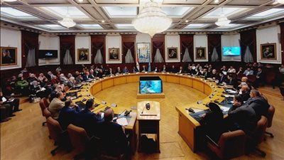 محافظ القاهرة  تطبق نظام العمل أونلاين 