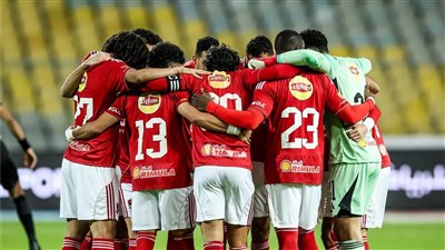 تعادل الأهلي مع سيراميكا يشعل الجدل بسبب الأخطاء التحكيميه ويكشف أزمة فنية تهدد ضياع الدوري