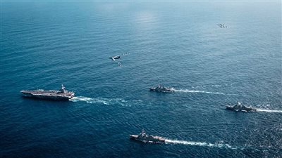 الولايات المتحدة تفرض حصارًا عسكريًا على الملاحة إلى الموانئ الإيرانية بعد فشل المفاوضات