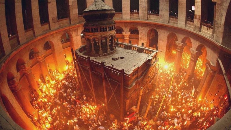 النور المقدس يتصدر