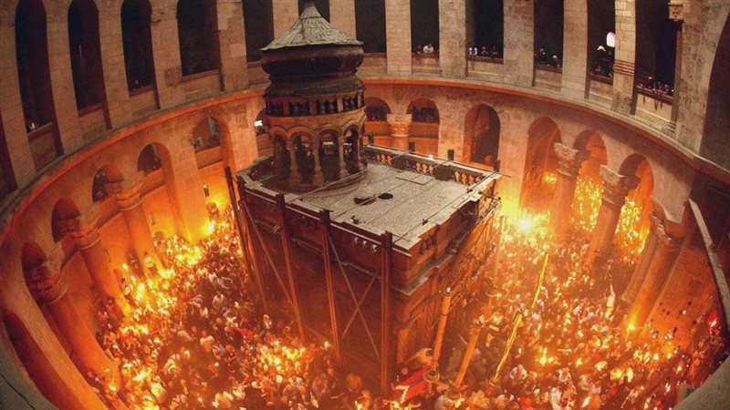 ظهور النور المقدس