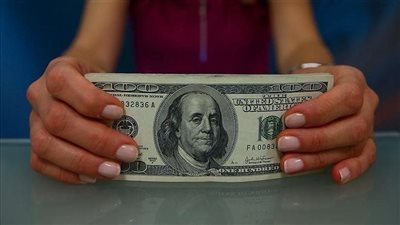 سعر الدولار اليوم في مصر بين البنوك الرسمية والسوق السوداء وتغيرات طفيفة في الأسعار