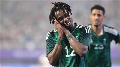 الأهلي السعودي يحسم مصير زكريا هوساوي رسميًا ويقرر استمراره لموسم جديد مع الفريق