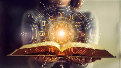 مواليد برج الحمل والأسد والجدي والسرطان تبدو قوية من الخارج لكنها الأكثر حساسية وتأثرًا بالكلام والمواقف