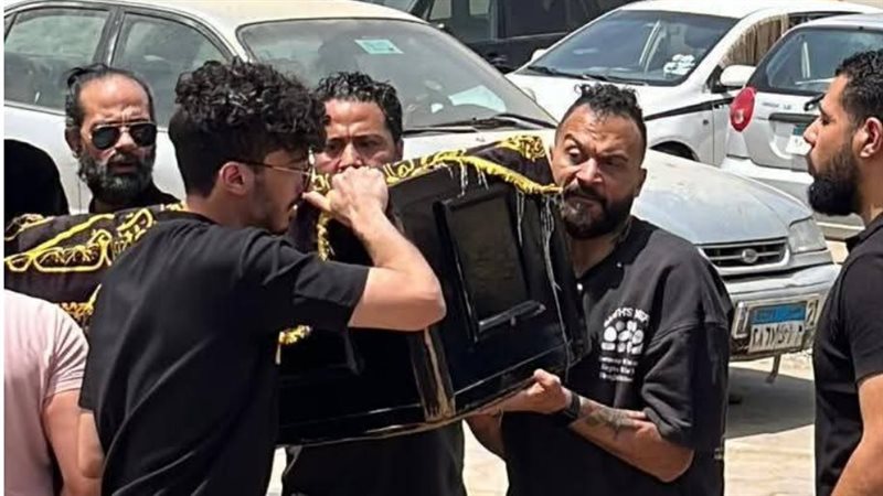 صور جنازة والدة إبراهيم