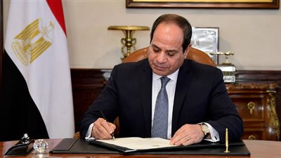 السيسي يصدق على قانونين للبحث عن البترول في الصحراء الغربية وخليج السويس