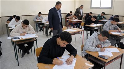 امتحان اللغة العربية اليوم يثير جدل طلاب الشهادة الإعدادية 