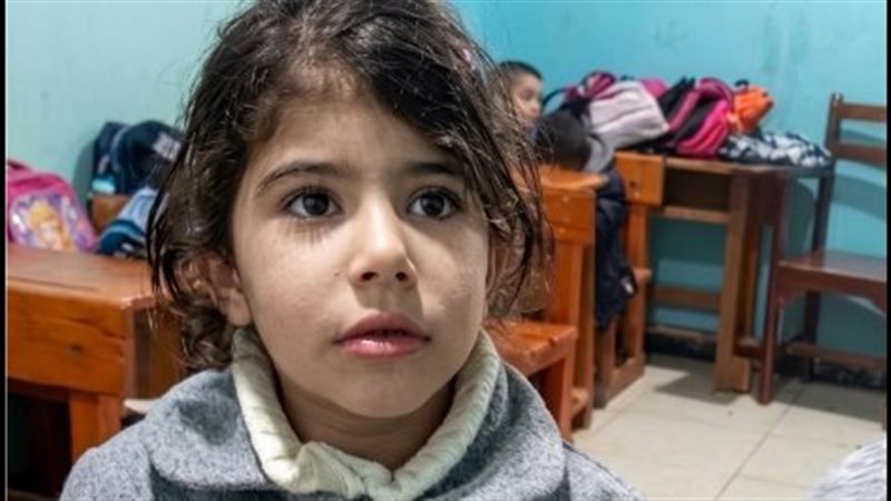  الطفلة لارين