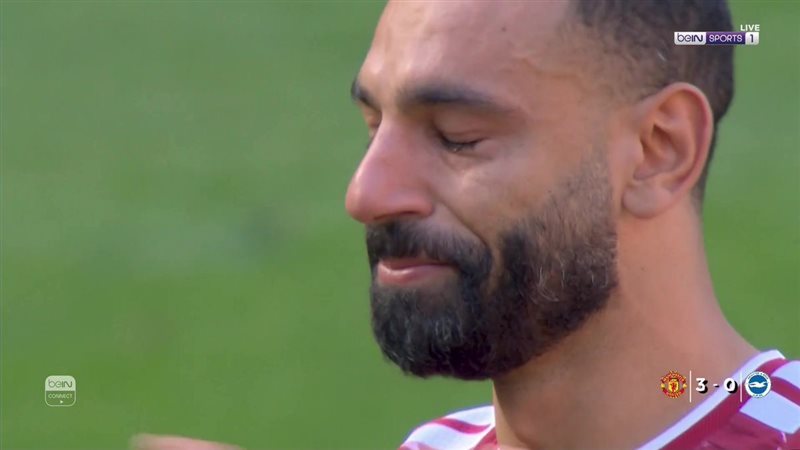 محمد صلاح يبكي أثناء