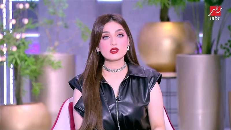 ياسمين عز تعلق على