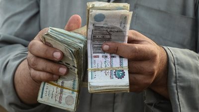 موعد الصرف بعد تطبيق الحد الأدنى الجديد 