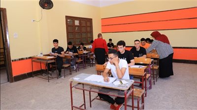 امتحان الكيمياء بالثانوية العامة يصل البرلمان 