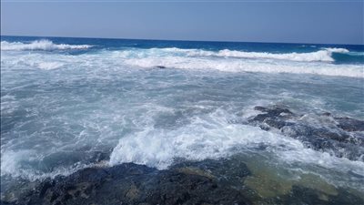 إغلاق شواطئ البحر المفتوح في مرسى مطروح ومنع السباحة 