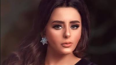 وفاة والد الفنانة إيمان سلامة ورسالتها المؤثرة للجمهور وتلقيها العزاء من نجوم الفن