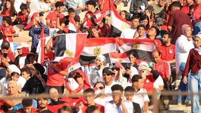 توافد جماهيري كبير إلى استاد القاهرة 