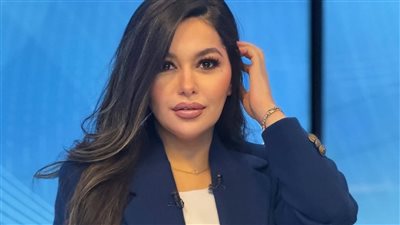 نجاة الإعلامية خلود زهران وابنتها من الغرق بعد سحبهما داخل البحر بالساحل الشمالي 