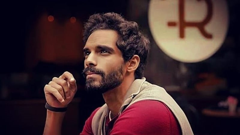 وفاة خال الفنان عمر