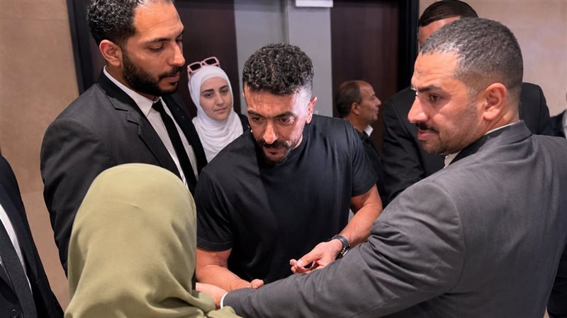 إيناس توضح سبب اقترابها