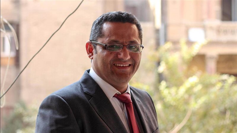 نقيب الصحفيين يطالب