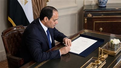 السيسي يحيي ناشئات اليد بعد إنجاز تاريخي والتأهل لمواجهة إسبانيا في نصف نهائي المونديال