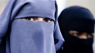 حزب ميلوني يقدم مشروع قانون لحظر النقاب والبرقع في إيطاليا 