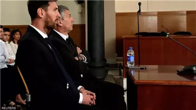 ميسي يشيع والده خورخي  