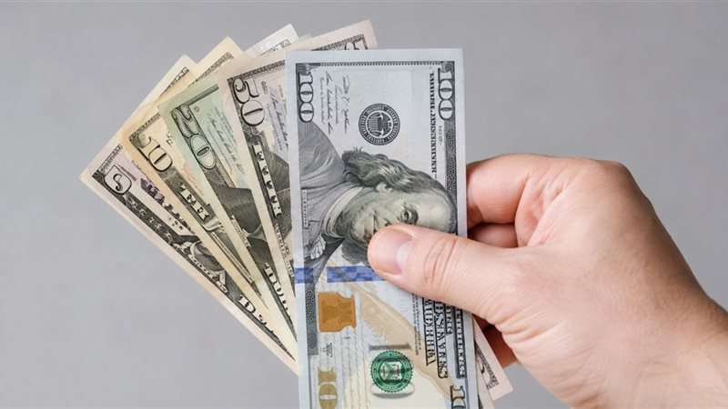 سعر الدولار اليوم