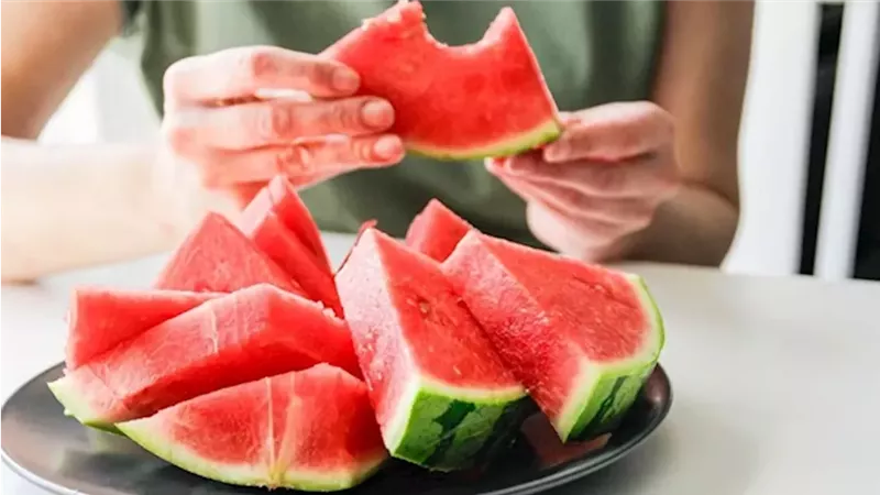تناول البطيخ يوميًا