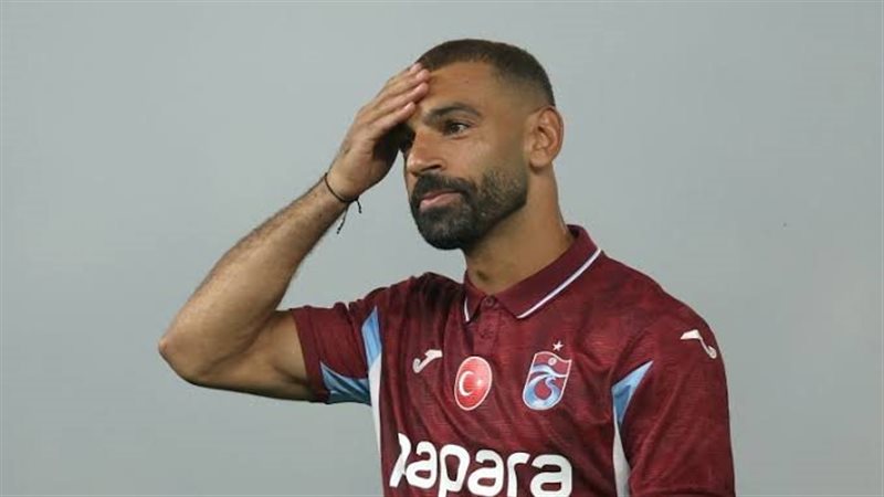 محمد صلاح يطلب الغياب