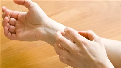 علامات مرض السكري على اليدين 
