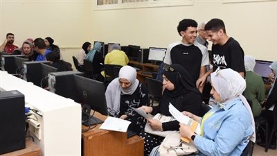 كليات تقبل من 50% علمي وأدبي 2026 