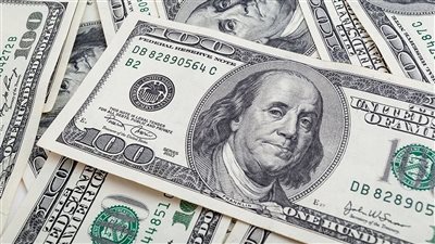 سعر الدولار يختتم تعاملات الأحد متراجعًا بالبنوك مقابل ارتفاعه في السوق الموازية