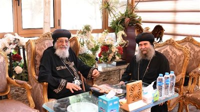 البابا تواضروس يستقبل مطران أسيوط ويطلع على احتفالات العذراء بدير درنكة