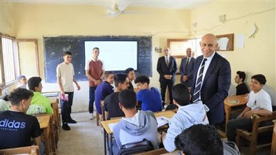 مواد الصف الثاني الثانوي بنظام البكالوريا المصرية 