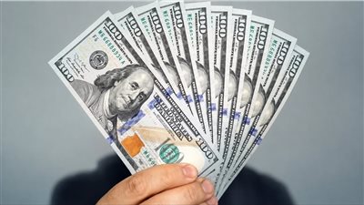 تراجع سعر الدولار أمام الجنيه بنهاية التعاملات.. 50.77 جنيه بالبنوك و51.22 بالسوق الموازية